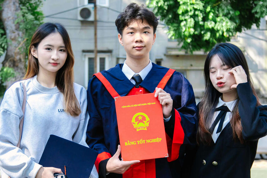 Facing difficultied in scholarship application we got you